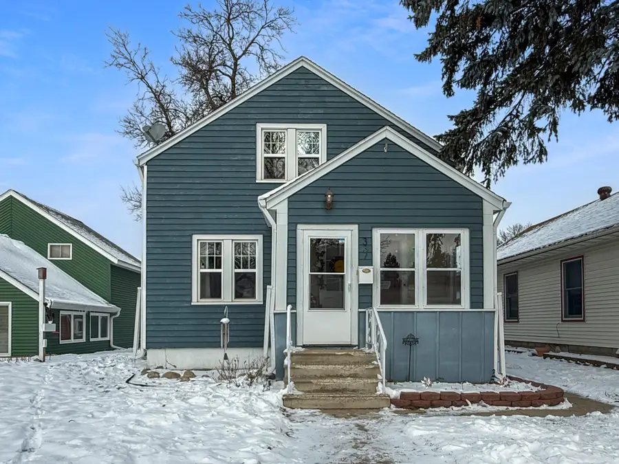 337 Elmwood Avenue S, Fargo, ND 58103 - Image #2
