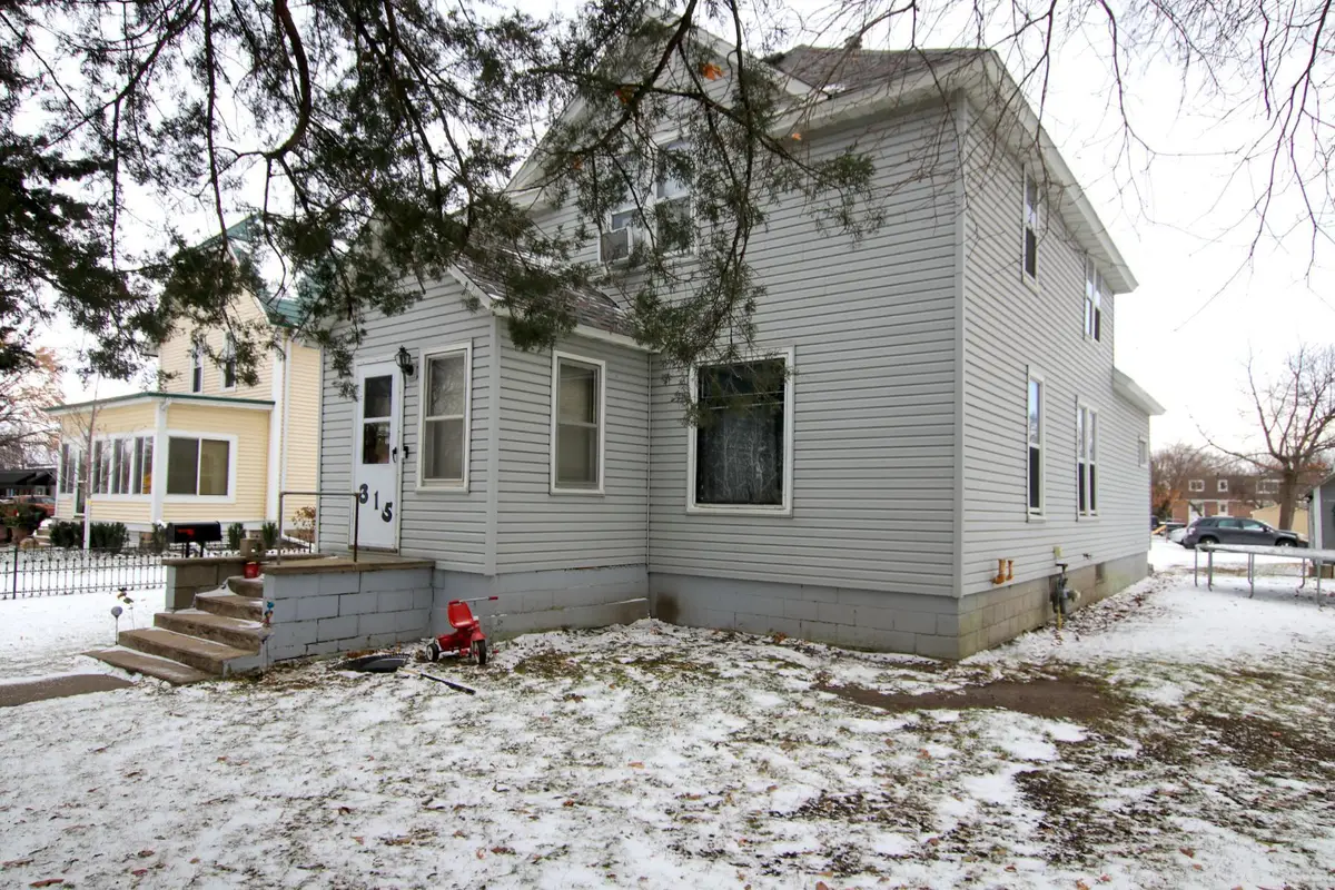 315 Hassan Street Se, Hutchinson, MN 55350 - Image #1