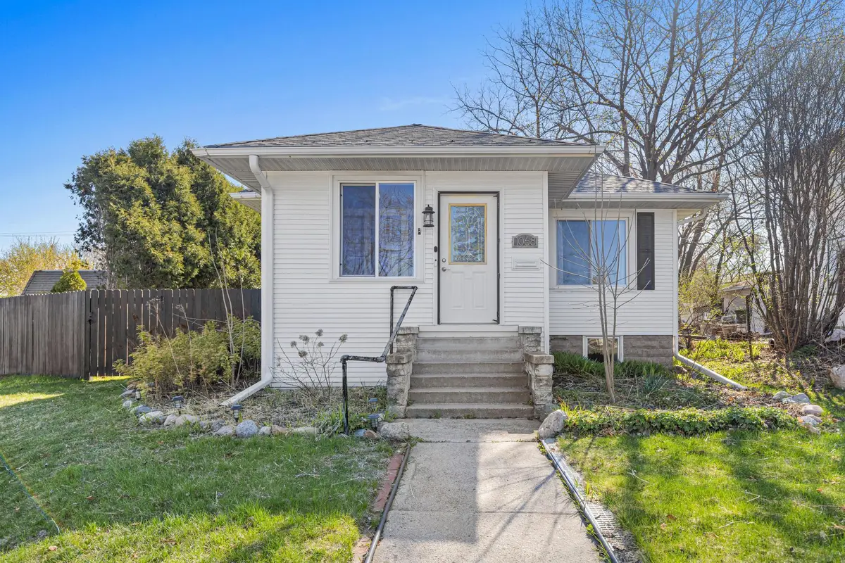 1068 Cherokee Avenue, West Saint Paul, MN 55118 - #1
