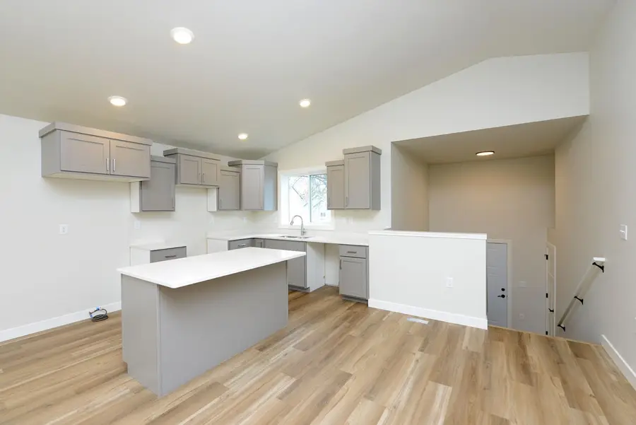 1109 University Drive S, Fargo, ND 58103 - Image #2