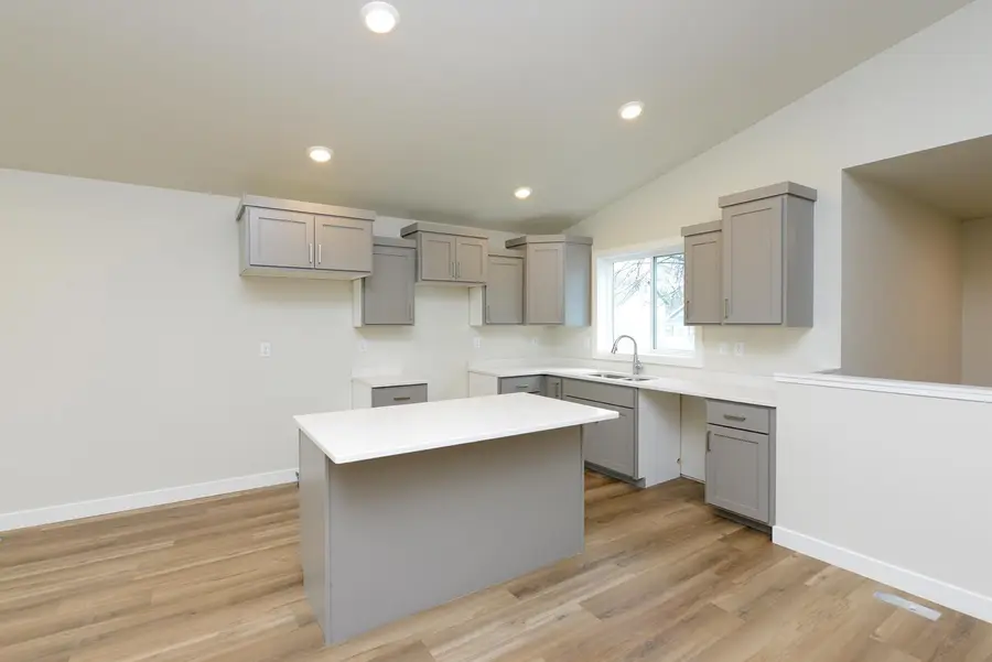 1109 University Drive S, Fargo, ND 58103 - Image #3