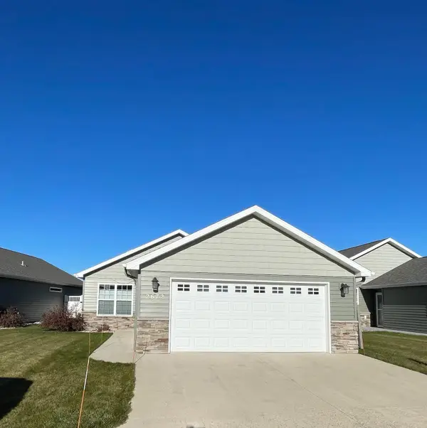 2672 Whispering Creek Circle S, Fargo, ND 58104