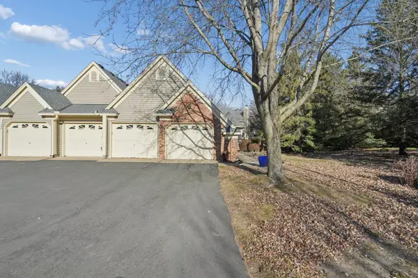 1602 Wexford Way, Woodbury, MN 55125