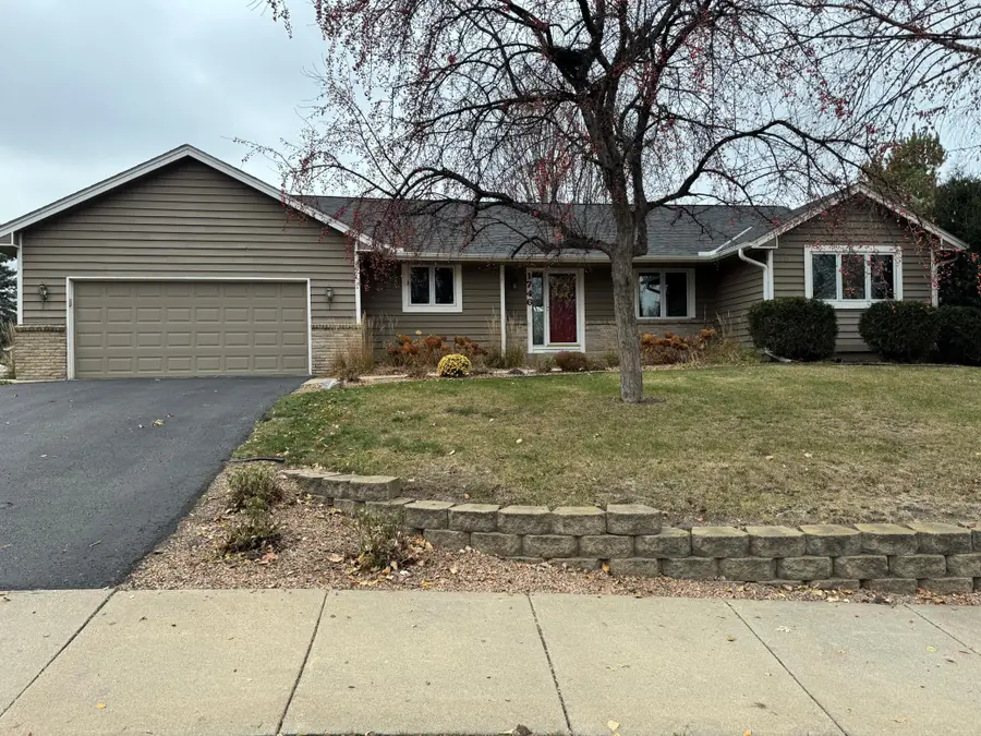 1746 White Oak Drive, Chaska, MN 55318 - Image #3