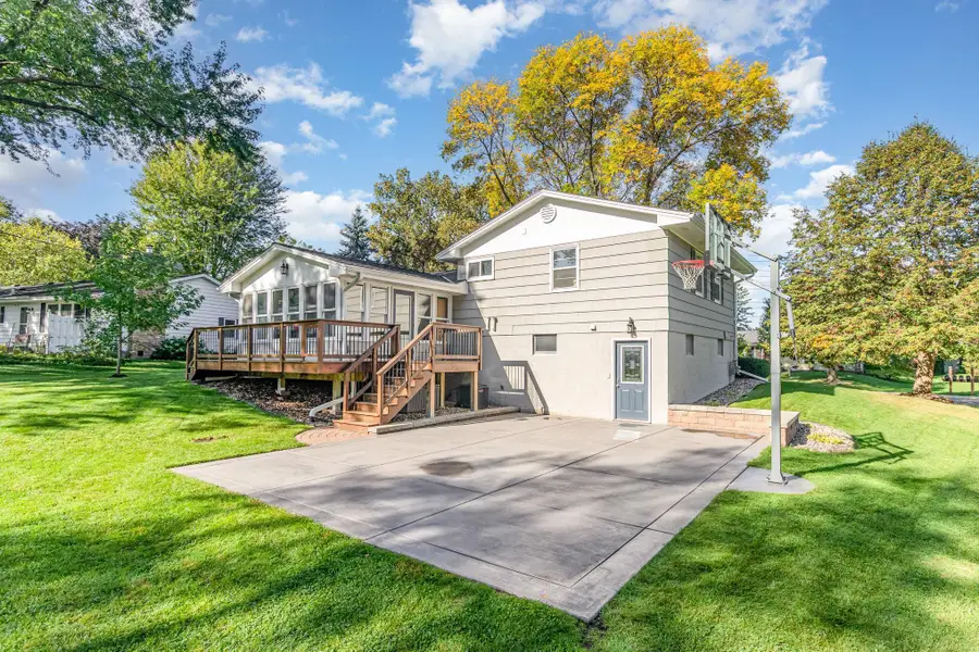 1749 Lamplight Drive, Woodbury, MN 55125 - Image #2