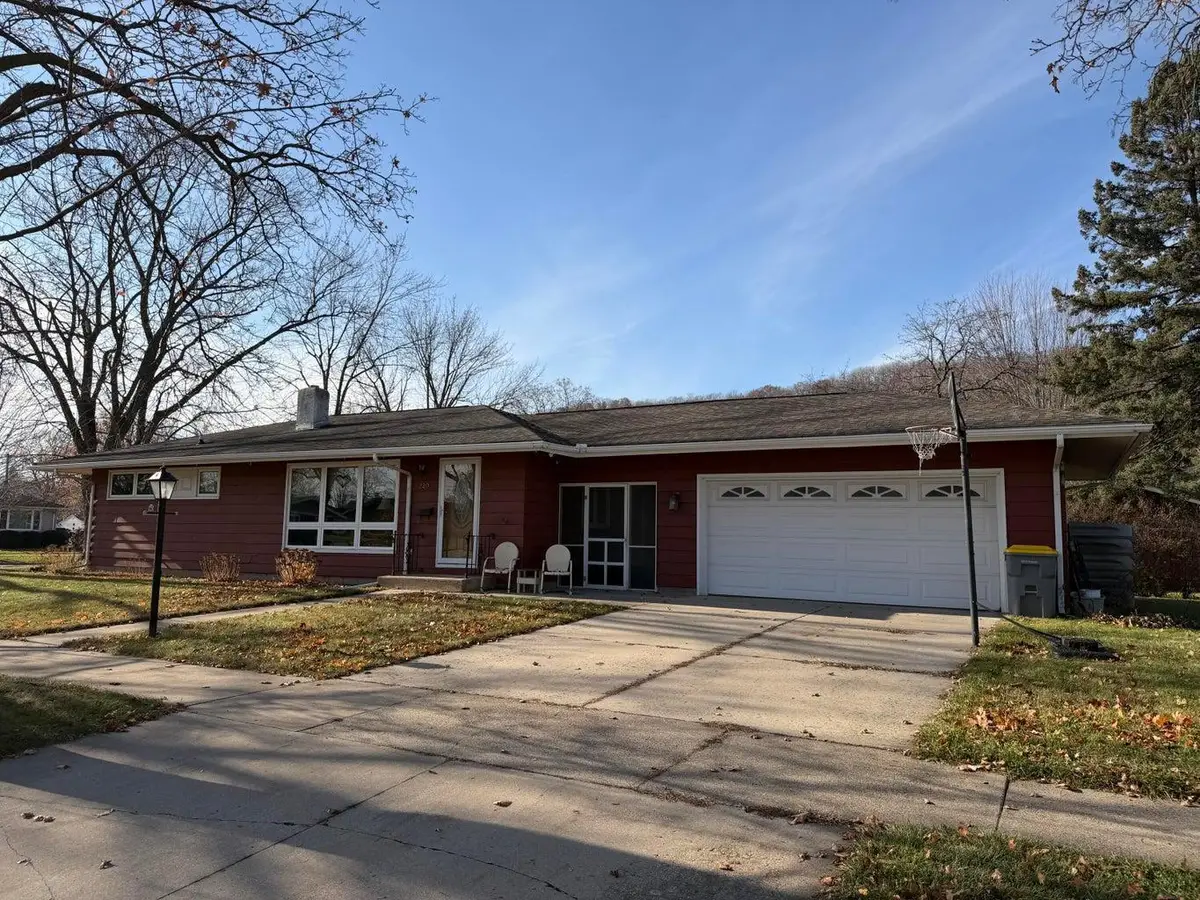 220 S Maple Street, La Crescent, MN 55947 - Image #1