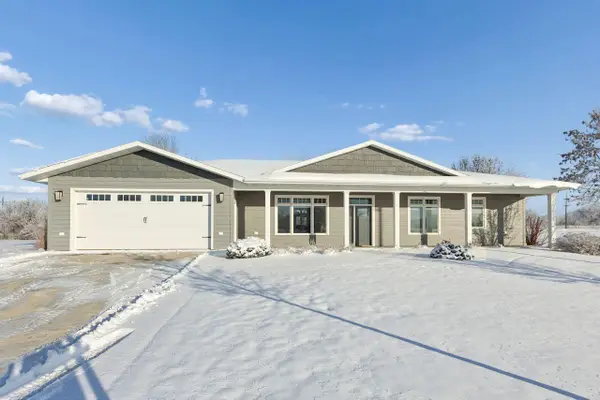 951 Cedar Avenue E, Hector, MN 55342