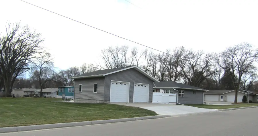 1520 N 6th Street, Montevideo, MN 56265 - Image #2