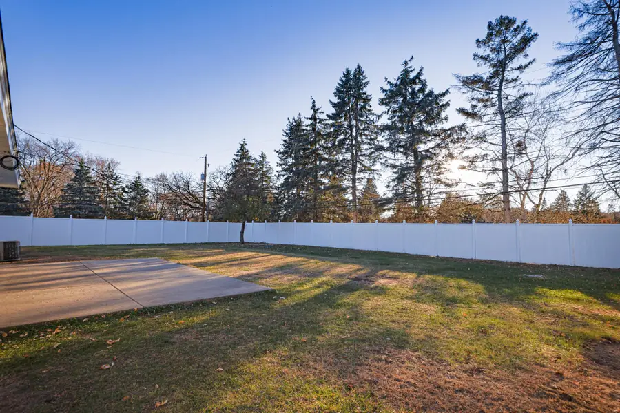 8556 Rich Avenue S, Bloomington, MN 55437 - Image #2