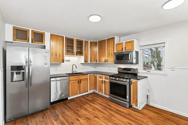 22 Mcclelland Street N, Maplewood, MN 55119