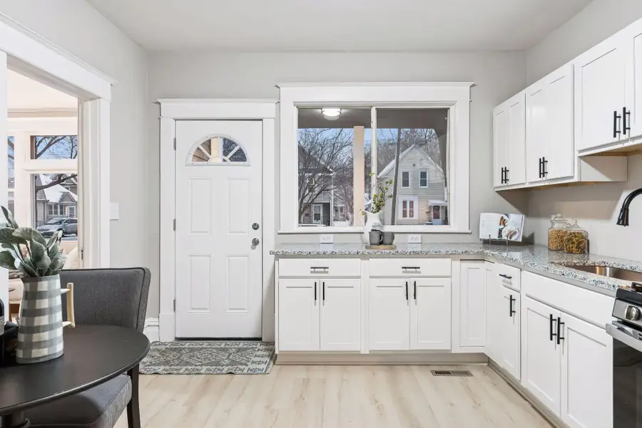 629 Farrington Street, Saint Paul, MN 55103 - Image #2