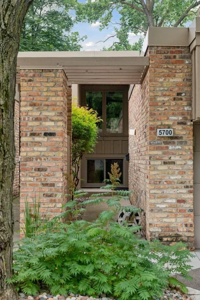 5700 Duncan Lane, Edina, MN 55436 - Image #2