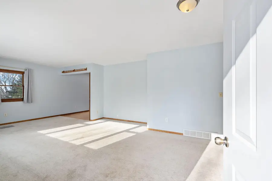 806 Glover Road, River Falls, WI 54022 - Image #3