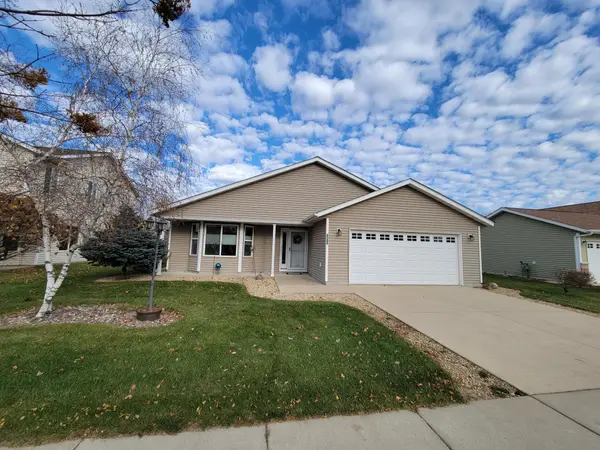 6827 22nd Street N, Saint Cloud, MN 56303