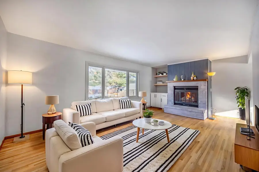 2912 W 88th Street, Bloomington, MN 55431 - Image #2