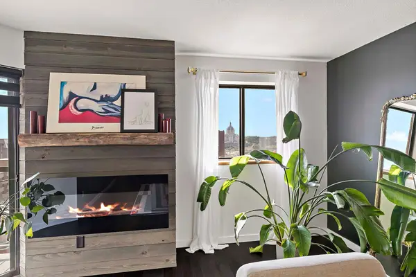 78 10th Street E #2004, Saint Paul, MN 55101