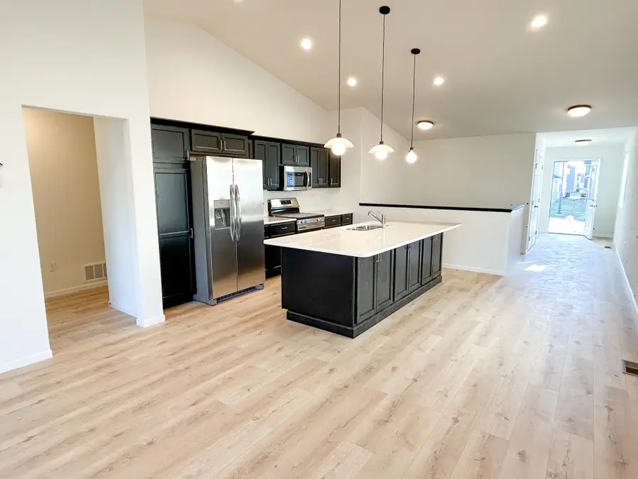 6732 Meadow View Drive S, Fargo, ND 58104 - Image #2