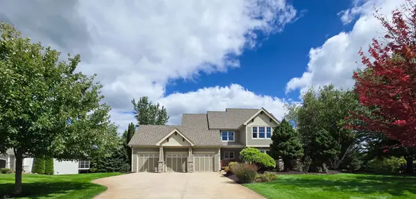 21157 Ridgewood Trail, Lakeville, MN 55044