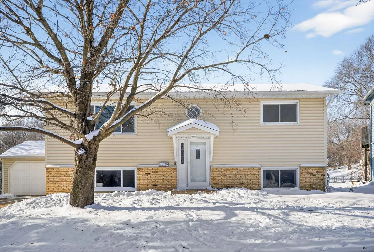 3709 Willow Heights Drive Sw, Rochester, MN 55902 - Image #1