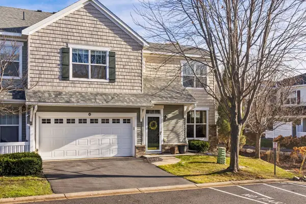 1632 Legacy Parkway E #4, Maplewood, MN 55109