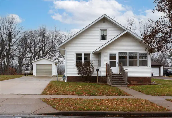 315 12th Avenue W, Menomonie, WI 54751