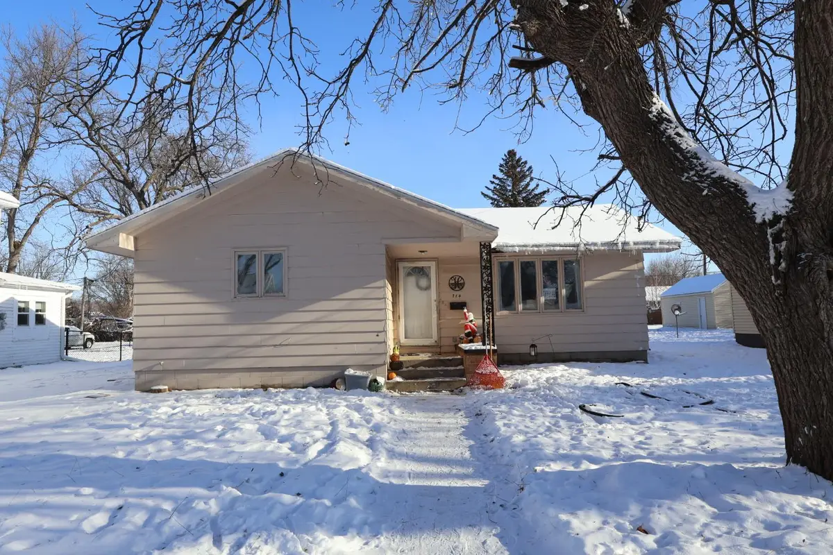 714 Lyndale Avenue, Morris, MN 56267 - Image #1