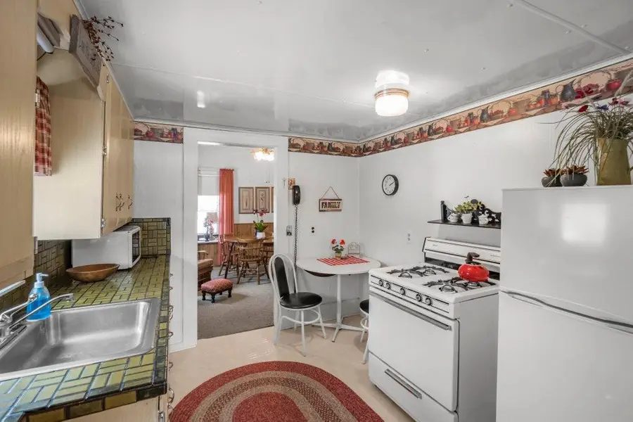 130 S 6th Street, Bird Island, MN 55310 - Image #3