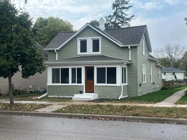 215 N Maple Street, Chaska, MN 55318