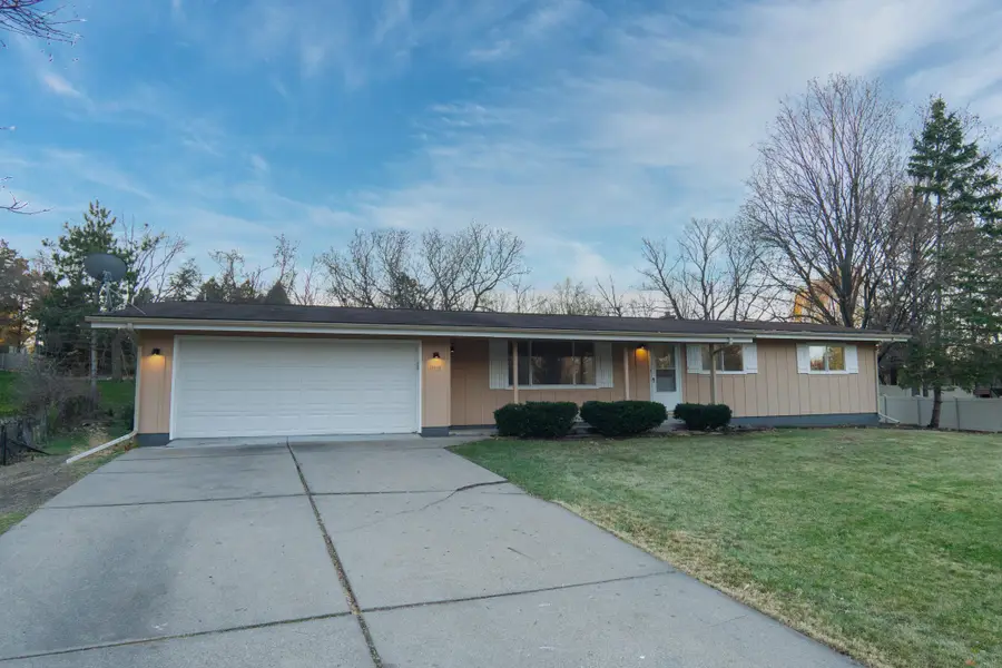 19115 Homestead Circle, Eden Prairie, MN 55346 - Image #2