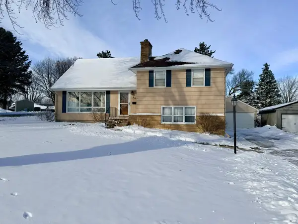 303 Lakehill Drive, Worthington, MN 56187