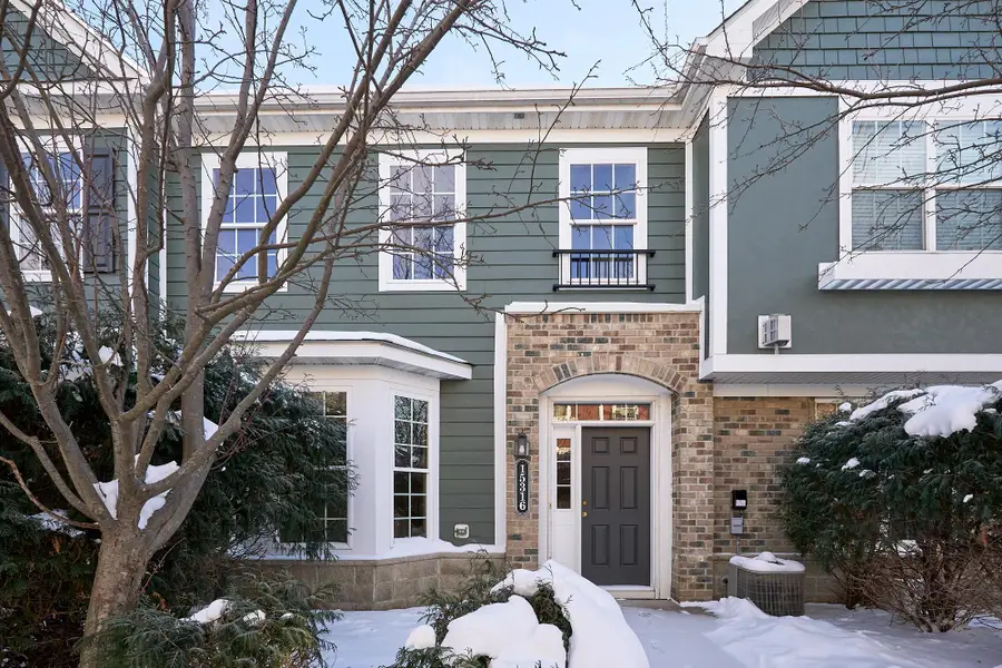 15316 Founders Lane #304, Apple Valley, MN 55124 - Image #2