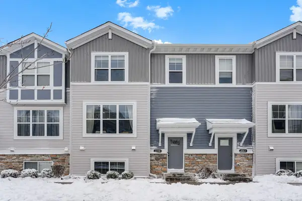 2210 Gateway Curve, North Saint Paul, MN 55109