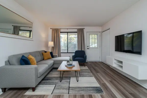 7656 13th Street N, Oakdale, MN 55128