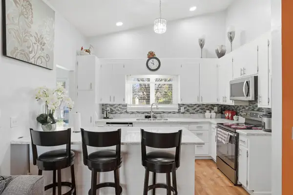 5900 Hillsboro Avenue N, New Hope, MN 55428