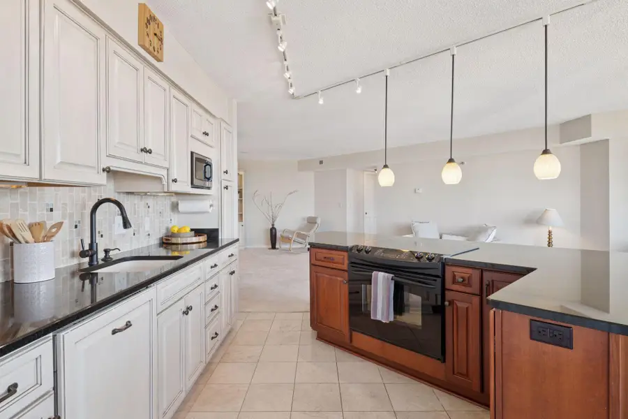 6566 France Avenue S #901, Edina, MN 55435 - Image #3