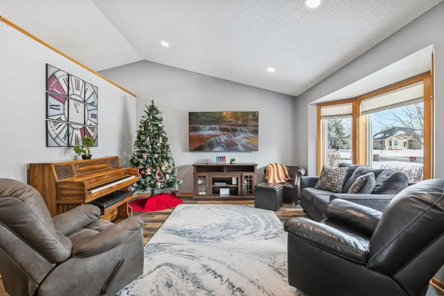 9498 Hamlet Avenue S, Cottage Grove, MN 55016 - Image #3