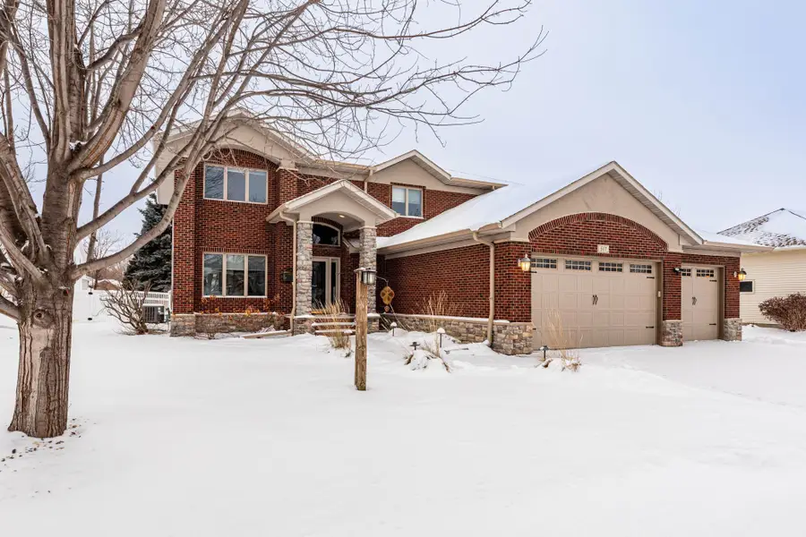 517 18 Avenue E, West Fargo, ND 58078 - Image #2