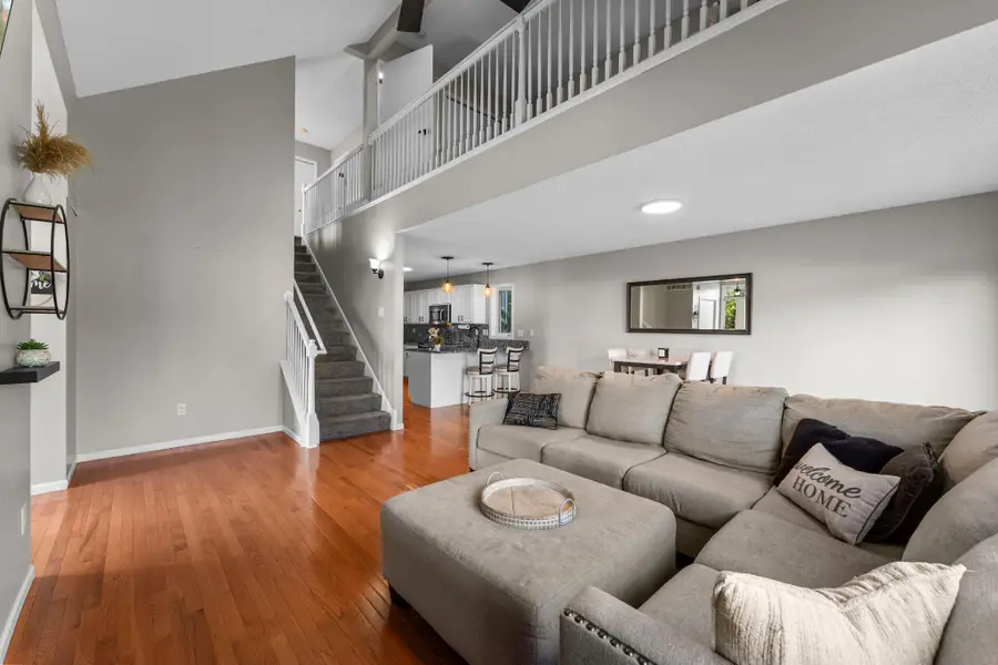 291 Appleblossom Lane E, Shakopee, MN 55379 - Image #2