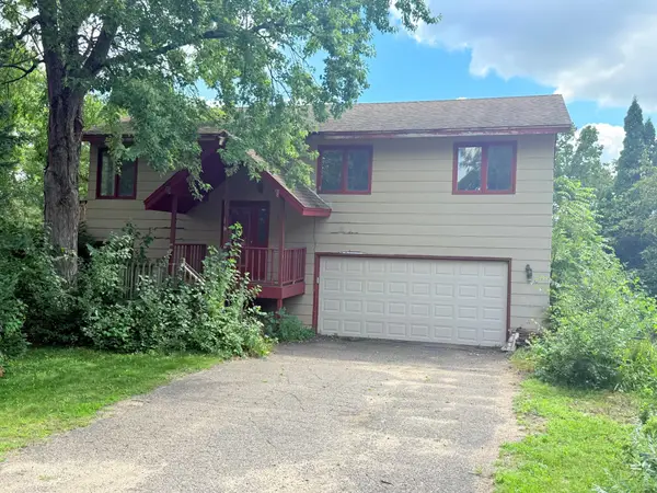 8265 Cypress Lane, Eden Prairie, MN 55347