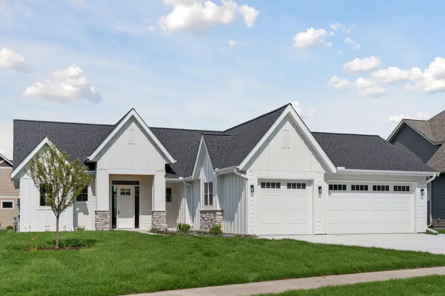 11301 Latrobe Lane N, Lake Elmo, MN 55042 - Image #2