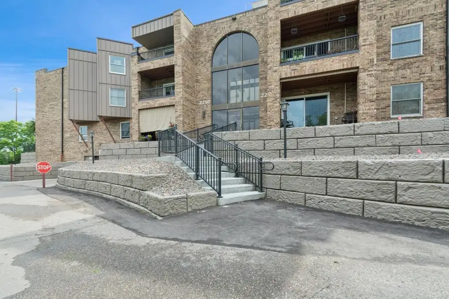 2240 Midland Grove Road #201, Roseville, MN 55113 - #2