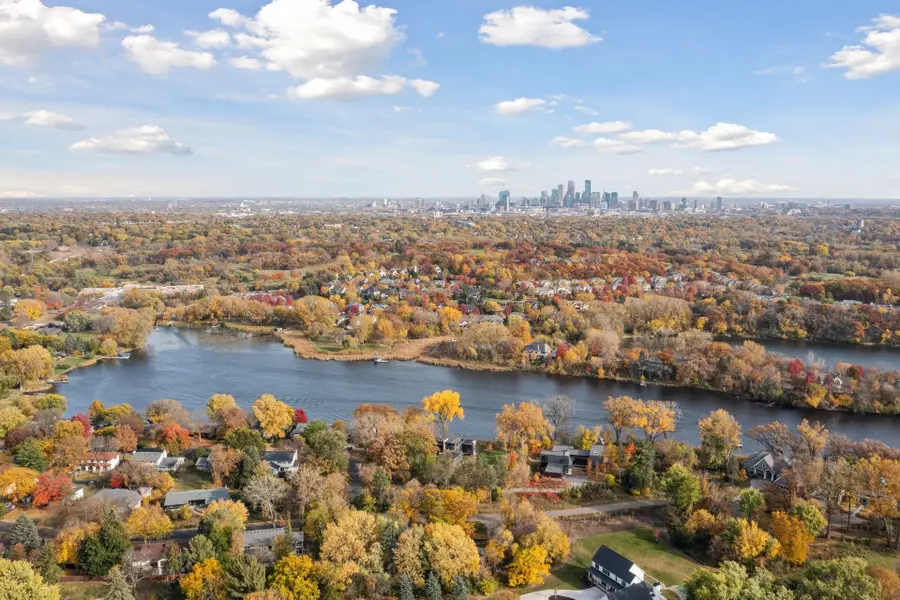 1325 Spring Valley Road, Golden Valley, MN 55422 - Image #2