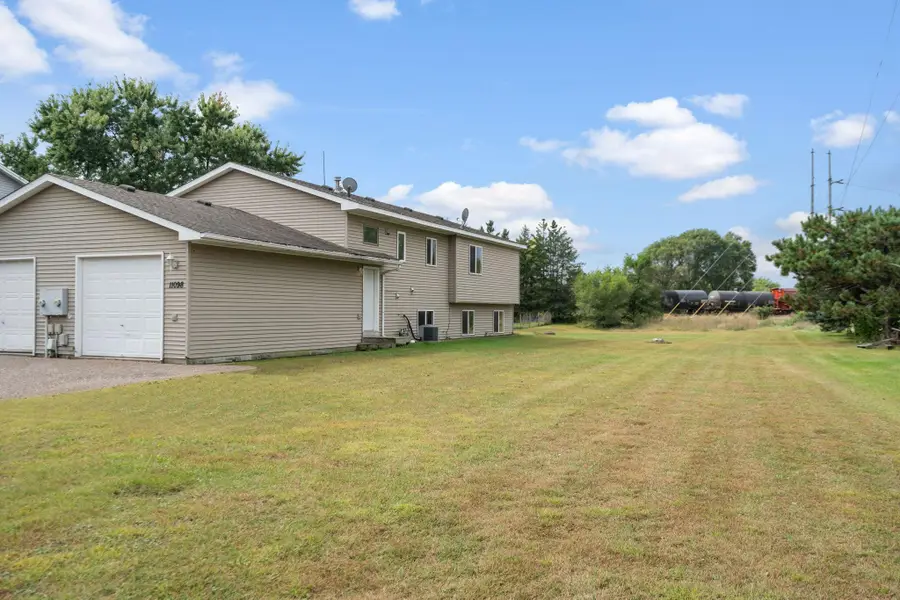11094 Thrush Street Nw, Coon Rapids, MN 55433 - Image #2