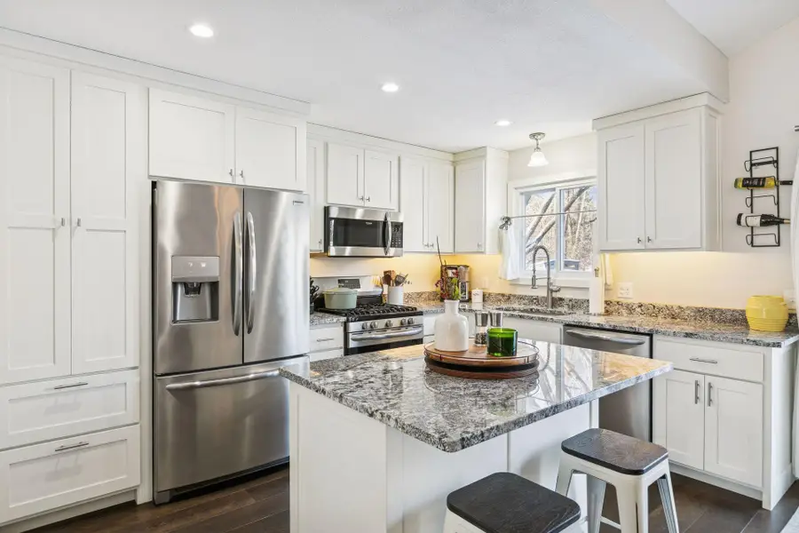 907 132nd Lane Ne, Blaine, MN 55434 - Image #3