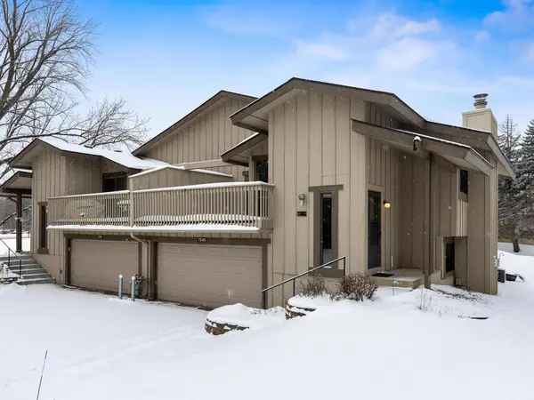 7245 Woodstock Curve, Bloomington, MN 55438
