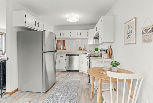 7610 15th Street Lane N #907, Oakdale, MN 55128