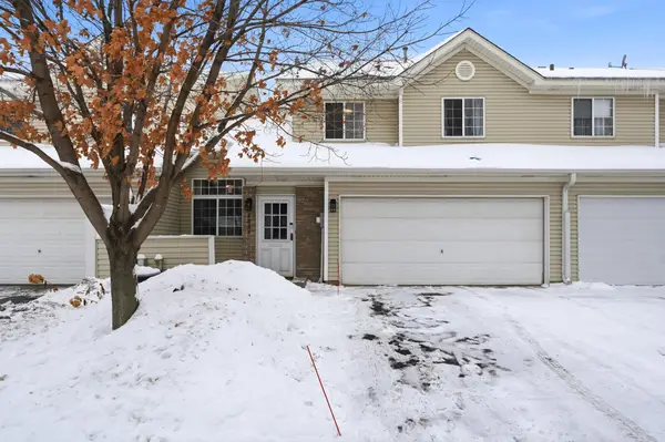 8864 Spring Lane, Woodbury, MN 55125