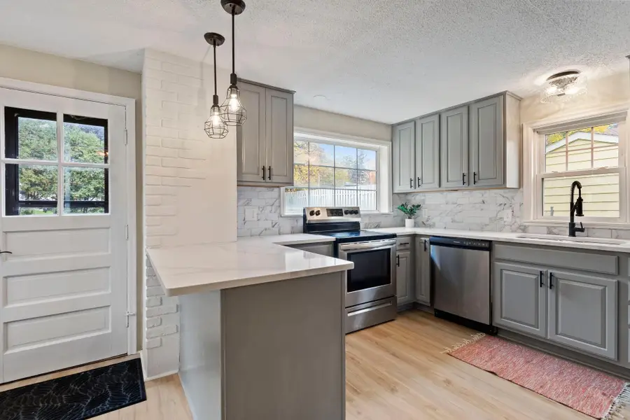 1467 County Road B E, Maplewood, MN 55109 - Image #2