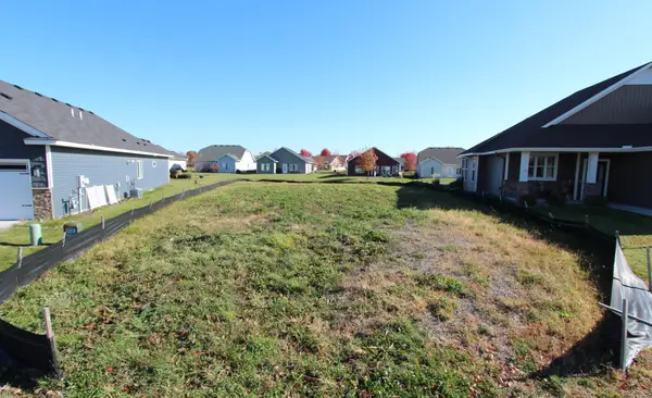 31697 Newport Curve, Lindstrom, MN 55045