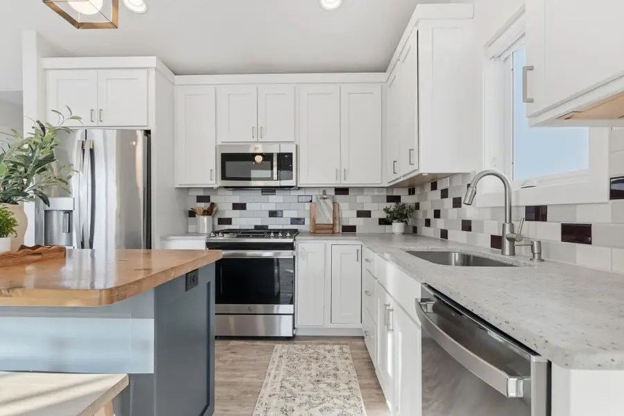 2008 Lakepark Avenue, Alexandria, MN 56308 - #3